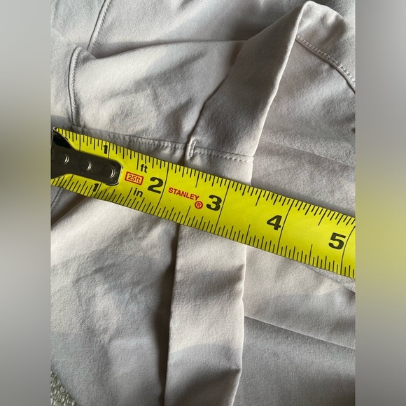 Lululemon Shorts Women’s 8 Break Away Short Light Pink - Picture 9 of 9